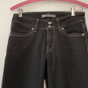 Levis Ladies 529 Curvy straight low waisted Black denim with gray stitching